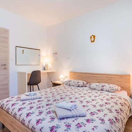 Room Laudina كريس المظهر الخارجي الصورة